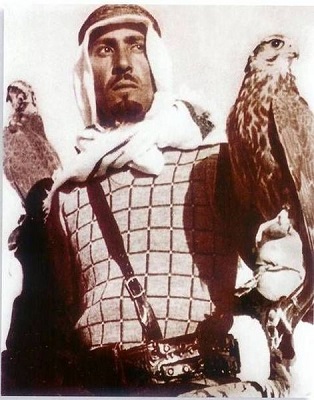Monarca da Arábia Saudita desde 2005, é considerado por muitos um ditador teocrático, sendo acusado de perseguir opositores políticos e também religiosos. O tratamento recebido pelas mulheres e pelos homossexuais na Arábia Saudita também é um ponto muito ruim no currículo no Rei Abdallah. Monarca da Arábia Saudita desde 2005, é considerado por muitos um ditador teocrático, sendo acusado de perseguir opositores políticos e também religiosos. O tratamento recebido pelas mulheres e pelos homossexuais na Arábia Saudita também é um ponto muito ruim no currículo no Rei Abdallah.