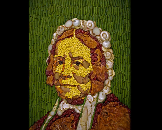 Um retrato de Sarah Josepha Hale feito com as sobras de um jantar de Ação de Graças. Hale foi responsável por convencer Abraham Lincoln a tornar a data um feriado nacional. Um retrato de Sarah Josepha Hale feito com as sobras de um jantar de Ação de Graças. Hale foi responsável por convencer Abraham Lincoln a tornar a data um feriado nacional.