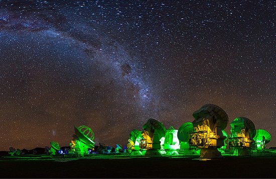 Ele relata que uma das maiores dificuldades enfrentadas pelos astrofotógrafos é a poluição luminosa gerada pelas cidades. Ele relata que uma das maiores dificuldades enfrentadas pelos astrofotógrafos é a poluição luminosa gerada pelas cidades.