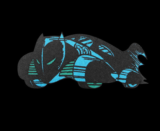 No mesmo ano, o primeiro Batmóvel oficial foi publicado na HQ Batman #5. O design, já parecido com o dos veículos que conhecemos, é de Jerry Robinson - que preferiu fazer uma criação original.