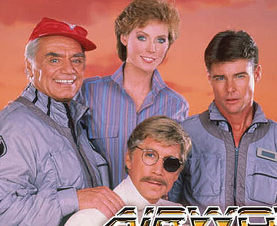 Águia de Fogo (1984) é uma série sobre um grupo de amigos que usa um helicóptero para combater o crime. Águia de Fogo (1984) é uma série sobre um grupo de amigos que usa um helicóptero para combater o crime.