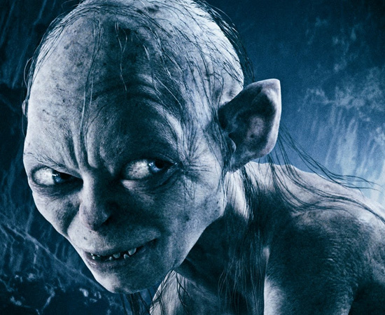 Gollum / Sméagol (Silmarilion e Senhor dos Anéis) - Antes de ser dominado pelo Um Anel e se transformar no maior forever alone da Terra Média, Sméagol tinha uma família. A solidão começou quando ele matou seu primo Deagol, roubou o precioso e foi expulso da vila onde morava.