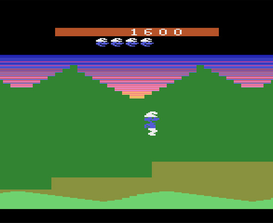 SMURFS (1983) - A lógica deste é a mesma de muitos games: salvar a donzela em perigo. Assim, o jogador precisa controlar um Smurf por meio da floresta até chegar ao castelo de Gargamel - local onde a Smurfette está presa.