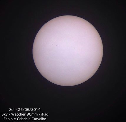Acredite se quiser, mas com os filtros apropriados, é assim que o Sol aparece nas fotografias planetárias. Acredite se quiser, mas com os filtros apropriados, é assim que o Sol aparece nas fotografias planetárias.