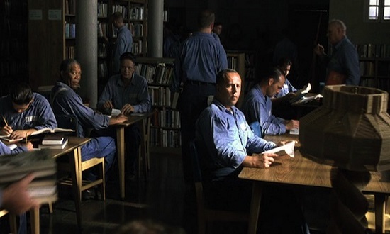 O filme Um Sonho de Liberdade, de 1994, já foi apontado em algumas pesquisas como a obra mais injustiçada da história do Oscar. O filme conta a história de um homem que passa quase duas décadas preso, acusado de matar a esposa e o amante dela. A biblioteca da prisão é importante na trama. O filme Um Sonho de Liberdade, de 1994, já foi apontado em algumas pesquisas como a obra mais injustiçada da história do Oscar. O filme conta a história de um homem que passa quase duas décadas preso, acusado de matar a esposa e o amante dela. A biblioteca da prisão é importante na trama.