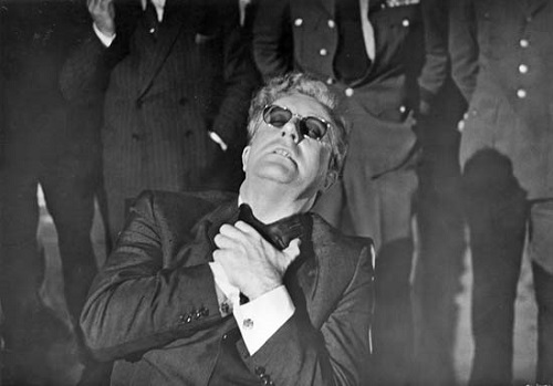 <i>Dr. Fantástico</i> é considerado um dos maiores filmes da história do cinema. A comédia de humor negro também tem seu cientista. <i>Dr. Fantástico</i> é considerado um dos maiores filmes da história do cinema. A comédia de humor negro também tem seu cientista.
