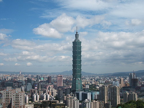 Já o elevador mais rápido do mundo fica em Taiwan, na  Taipei Tower. A velocidade? 60 km/h!