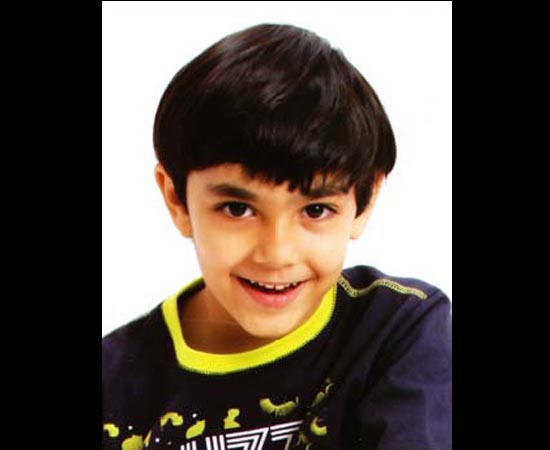 Tanishq Mathew Abraham nasceu em 2003 na Califórnia (EUA) e é considerado um verdadeiro gênio da Física. Por ser superdotado, aos 4 anos de idade foi convidado a participar da America Mensa - uma sociedade para pessoas com alto quociente de inteligência. Quando tinha 7 anos, começou o curso de Astronomia na Universidade de Standford. Além de ser o estudante mais jovem da instituição, também era o melhor aluno da turma. Já publicou ensaios no site de Ciência Lunar da Nasa. Tanishq Mathew Abraham nasceu em 2003 na Califórnia (EUA) e é considerado um verdadeiro gênio da Física. Por ser superdotado, aos 4 anos de idade foi convidado a participar da America Mensa - uma sociedade para pessoas com alto quociente de inteligência. Quando tinha 7 anos, começou o curso de Astronomia na Universidade de Standford. Além de ser o estudante mais jovem da instituição, também era o melhor aluno da turma. Já publicou ensaios no site de Ciência Lunar da Nasa.