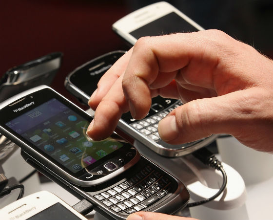 Para surpresa geral, os telefones móveis ganharam somente 2,3% dos votos. Para o Huffington Post, isso sugere que a empolgação com as tecnologias mobile não é tão difundida quanto imaginávamos. Para surpresa geral, os telefones móveis ganharam somente 2,3% dos votos. Para o Huffington Post, isso sugere que a empolgação com as tecnologias mobile não é tão difundida quanto imaginávamos.