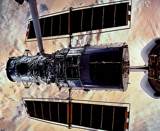 Lançado pela Nasa, o Telescópio Espacial Hubble é um satélite artificial não tripulado que está na órbita da Terra desde 1990. As fotografias feitas por ele foram essenciais para a popularização da Astronomia. Confira, a seguir, algumas imagens registradas pelo equipamento.