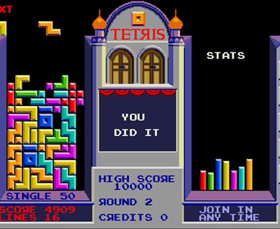 TETRIS (1988) - É um jogo criado na União Soviética e que foi licenciado no ocidente após inúmeras batalhas judiciais. Para jogar, é preciso empilhar peças com formatos diferentes, com o objetivo de formar linhas horizontais.