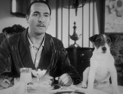Uggie não é um cão qualquer. Esse Jack Russell Terrier alcançou a fama com o filme <i>O Artista</i>, que venceu o Oscar na categoria Melhor Filme em 2012. Uggie já deixou até suas pegadas na calçada da fama. Uggie não é um cão qualquer. Esse Jack Russell Terrier alcançou a fama com o filme <i>O Artista</i>, que venceu o Oscar na categoria Melhor Filme em 2012. Uggie já deixou até suas pegadas na calçada da fama.