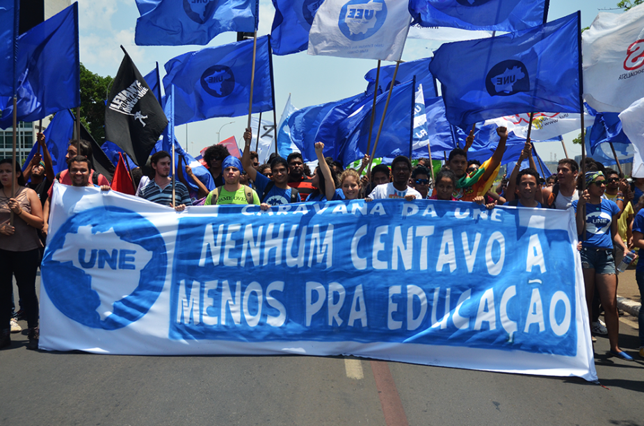 A partir dos anos 2000, o movimento estudantil avançou em suas reivindicações para a educação. Conseguiram, em 2003, o fim do Provão, exame que era aplicado aos estudantes do ensino superior. Em 2004, após caravanas realizadas por todo o país, conseguiram a criação do ProUni, programa do governo federal que garante bolsas em universidades particulares para estudantes de baixa renda.