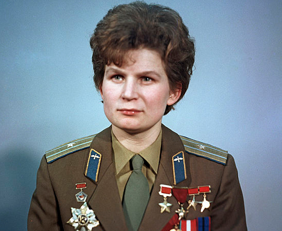 VALENTINA TERESHKOVA - Foi a primeira cosmonauta da história. Em 16 de junho de 1963, à bordo da Vostok 6, tornou-se a primeira mulher a viajar ao espaço.