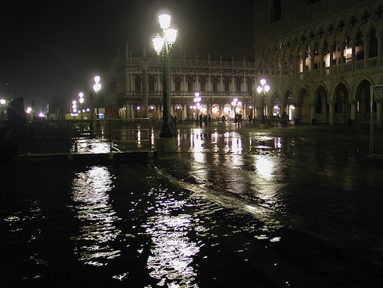 VENEZA <BR>