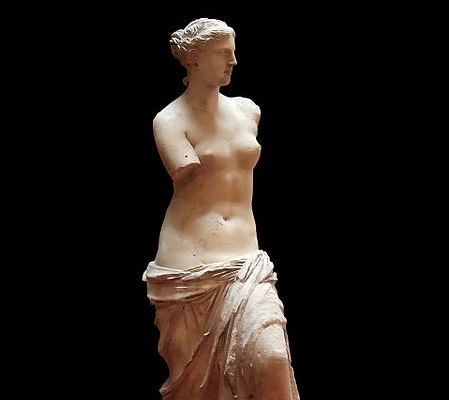 Em 1820, a ilha de Milos teve um dia especial. Foi quando um fazendeiro grego encontrou Afrodite. Não a deusa, mas uma estátua grega com cerca de dois metros de altura. Mais tarde, a obra foi comprada pelo valor de meia dúzia de cabras e levada para a França.