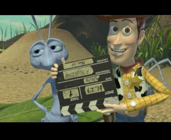 No fim do filme Vida de Inseto (1998), durante os créditos, o Woody de Toy Story aparece, segurando uma claquete virada ao contrário. É um Easter Egg para a sequência Toy Story 2, que estreou no ano seguinte.