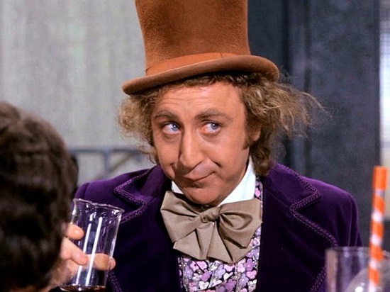 Uma <i>Fantástica Fábrica de Chocolate</i>. Se isso já não fosse motivo bastante para colocar as indústrias de Willy Wonka nesta lista, lembre-se que os funcionários da fábrica são Oompa-Loompas. E que toda criança já sonhou em achar um dos cinco bilhetes dourados que garantiam uma visita à fabrica.