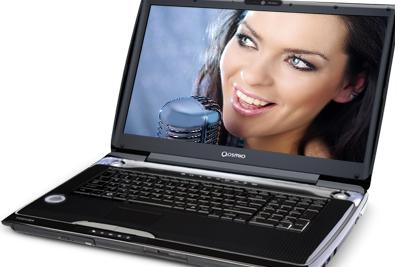 O laptop que engoliu um PlayStation 3 | Super