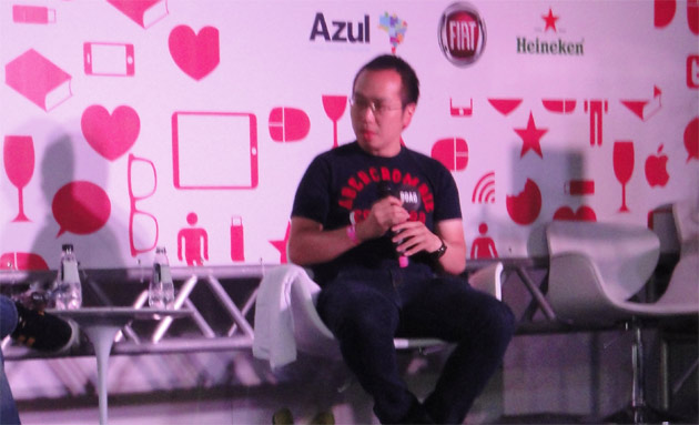 Ray Chan, fundador do 9GAG em palestra no festival youPIX 2012