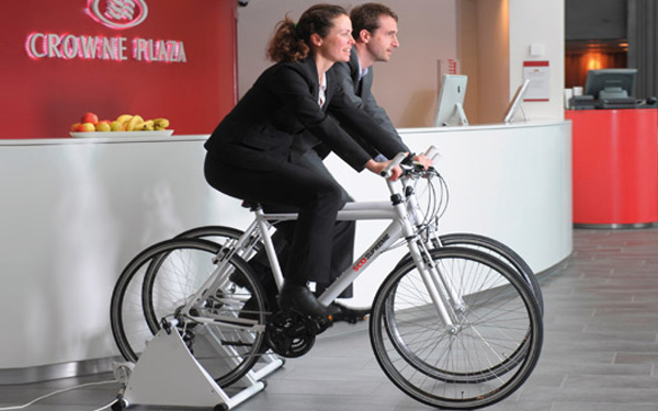 blog-super-crowne-plaza-copenhagen-towers-electric-guests-initiative-foyer-shot