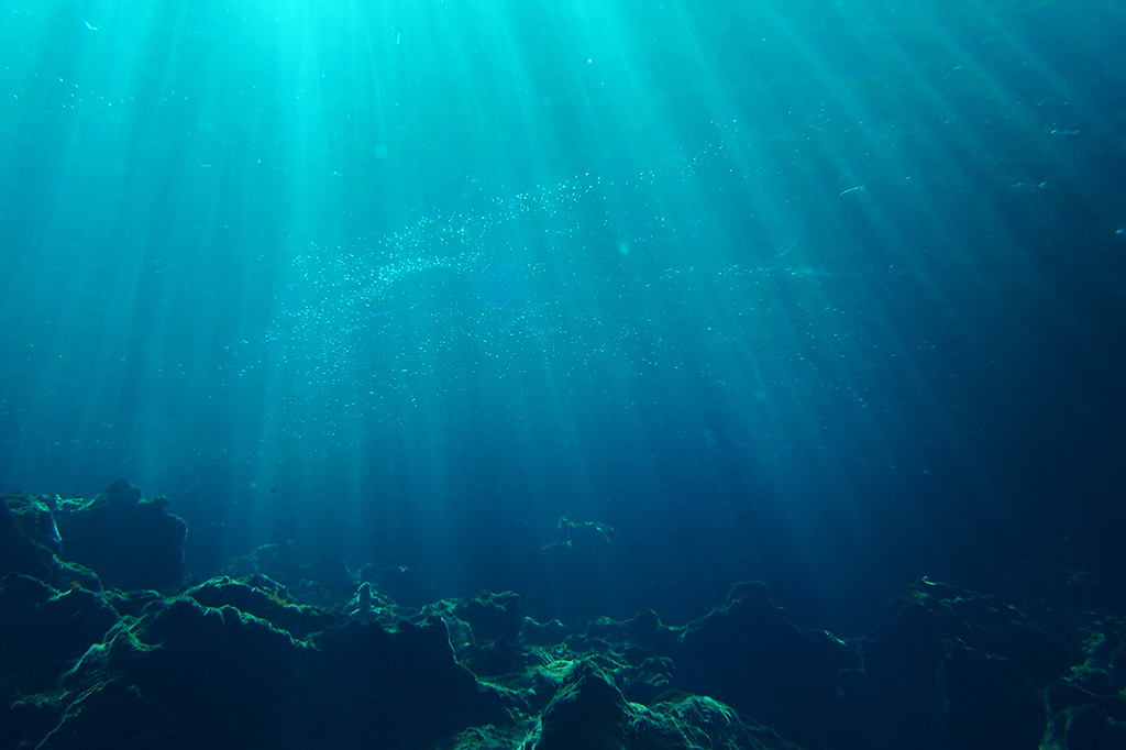 Cientistas identificam som intrigante no ponto mais fundo do mar | Super
