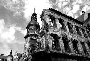 Dresden, na Alemanha, devastada durante a Segunda Guerra. Foto rglinsky | iStock