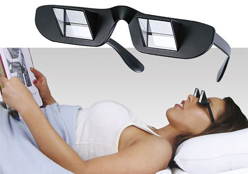 Óculos de prisma ajuda a ler e ver TV enquanto você está deitado