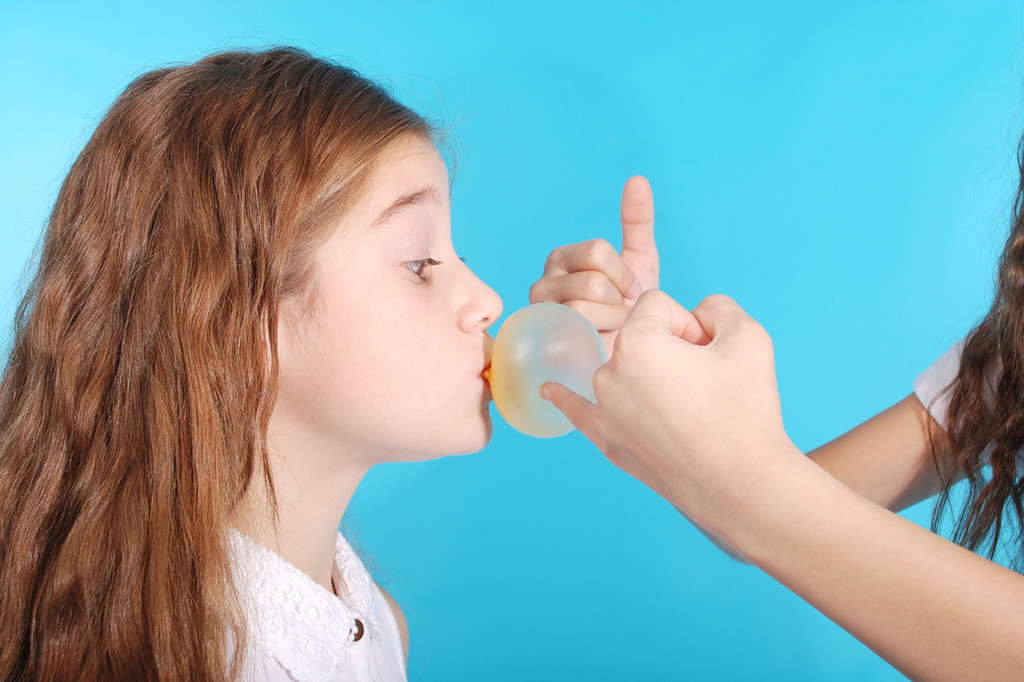 Por que o barulho de mascar chiclete irrita tanta gente