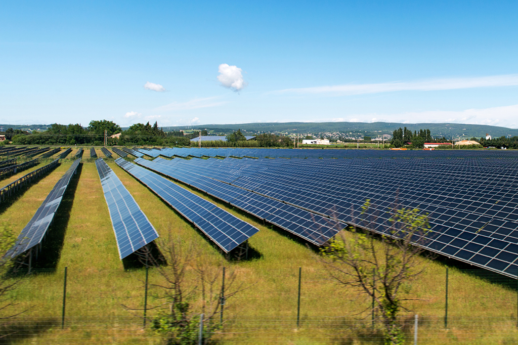 Em um ano, China mais que dobrou a capacidade em energia solar