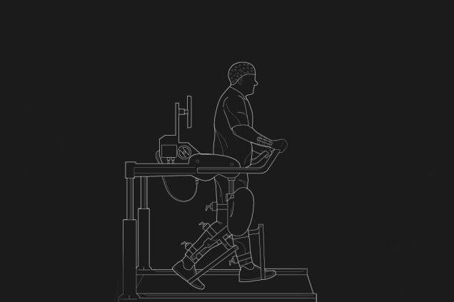 Com o sensor de atividade neural reinstalado, o paciente transmite comandos para mover as pernas ao mesmo tempo em que elas são movidas pelo Lokomat.