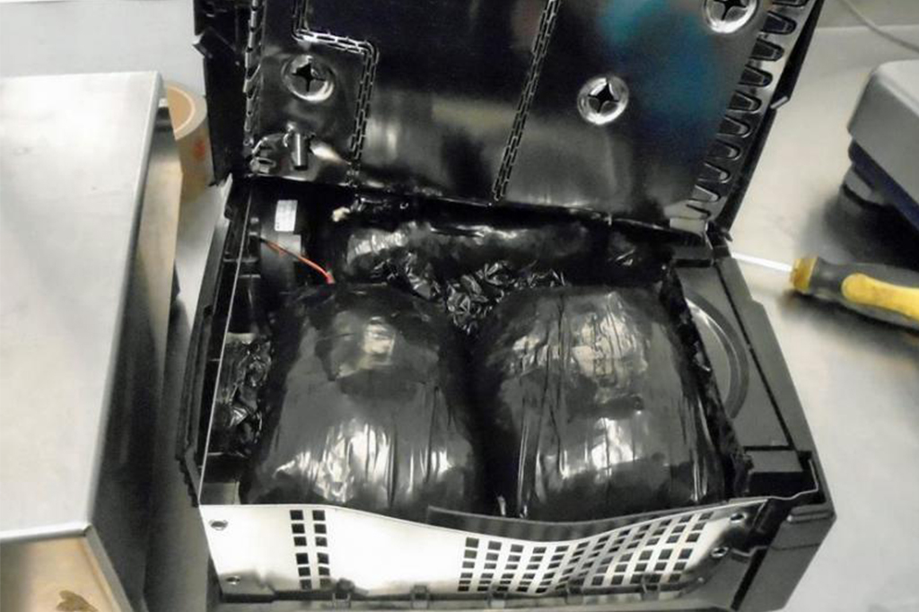 Os 5 métodos mais estranhos já usados por traficantes para contrabandear drogas