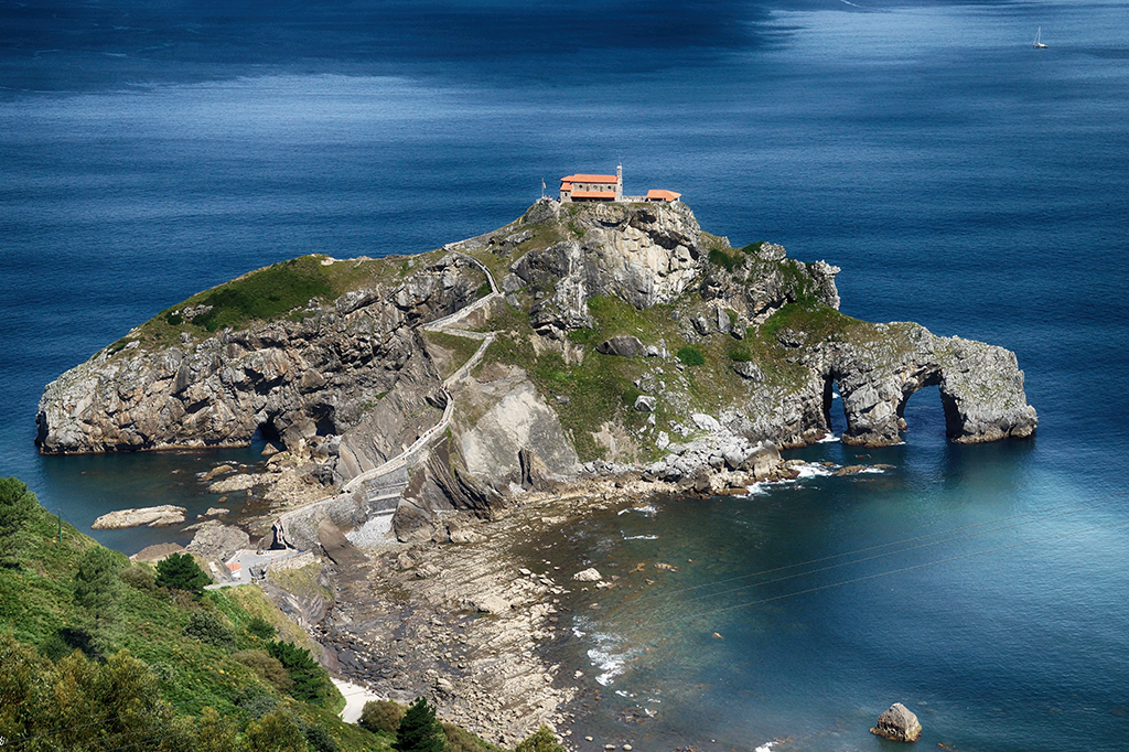 Você também pode visitar a Pedra do Dragão, de Game of Thrones