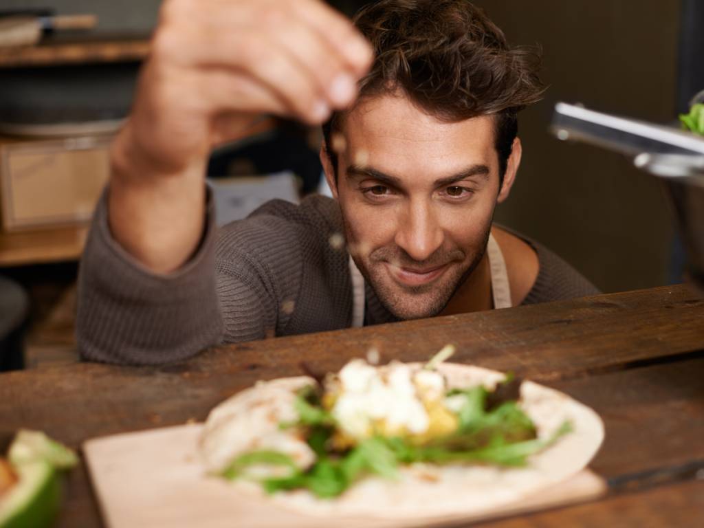 5 situações que quem gosta de bancar o mestre cuca vai entender