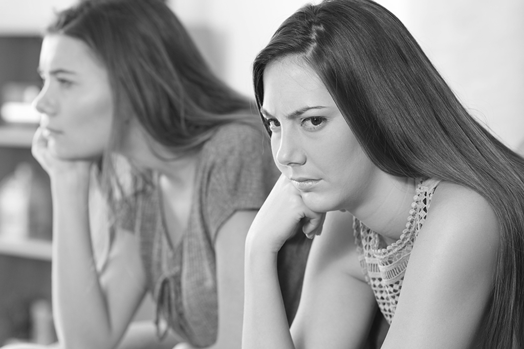 “Tenho uma amiga muito próxima de infância, mas não gosto mais dela. Como lidar?”