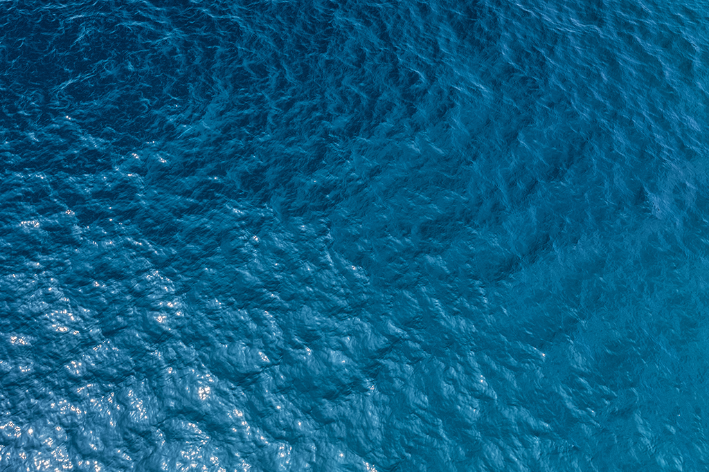 Quais são as dimensões dos oceanos em área e volume?