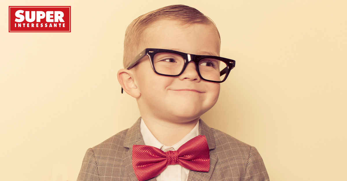 Personagem passa a usar óculos = boost de 300% de QI! Fonte