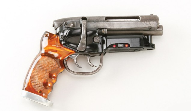 Pistola de Rick Deckard (Harrison Ford) em Blade Runner - Vendida por R$ 1,06 milhão