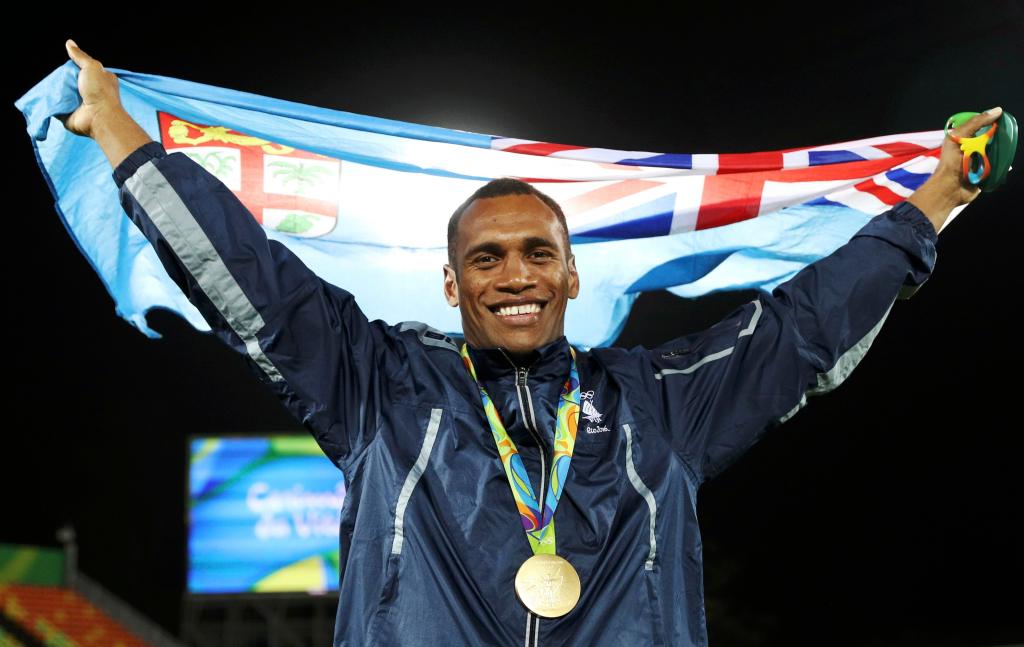Fiji conquista ouro inédito ao derrotar ingleses na final do rúgbi.