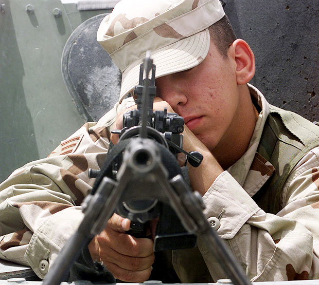 metralhadora-soldado-guerra-batalha