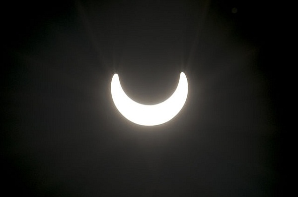 640px-Partial_Solar_Eclipse