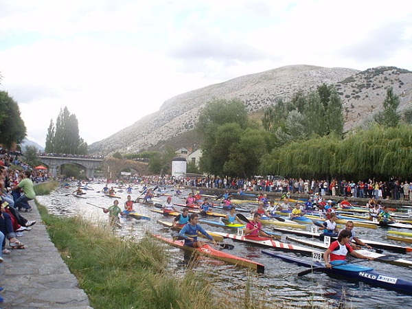 Como se assiste a uma regata?