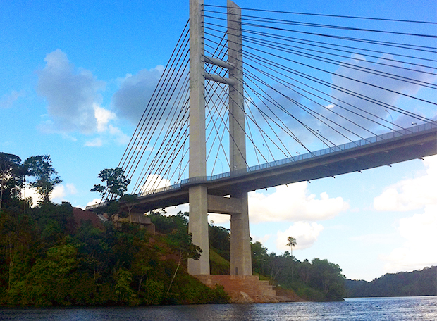 Ponte sobre o rio Oiapoque