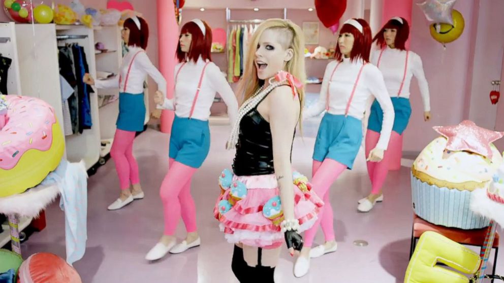 avril hello kitty