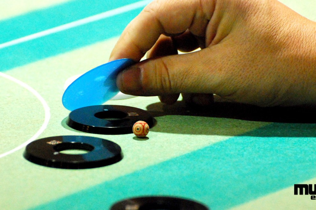 Aprenda a fazer times de futebol de botão com tampinhas, fichas e botões de  roupa