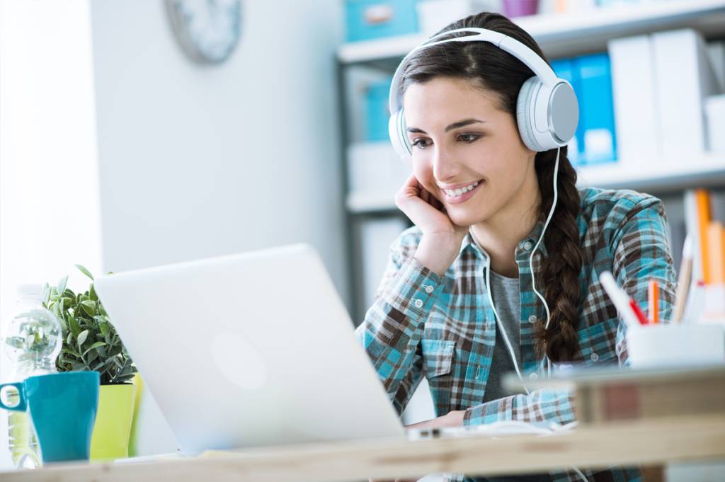 10 cursos superiores a distância com até 47% de economia