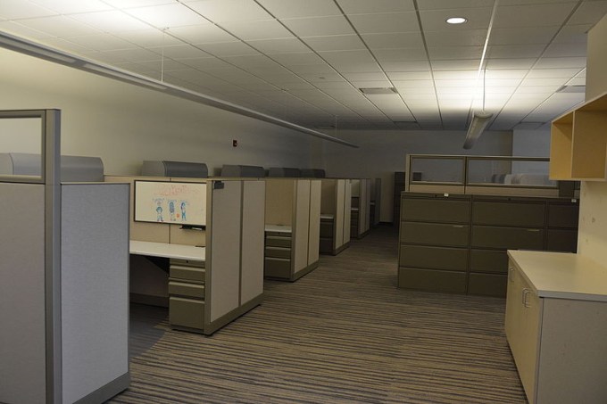 empty_office_real_estate_22789285225