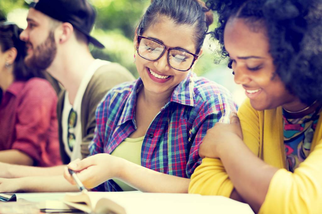 Faculdade com descontos de 50% a 75%? Sim, é possível