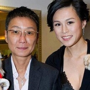 Bilionário oferece R$ 132 milhões para homem que conquiste sua filha lésbica