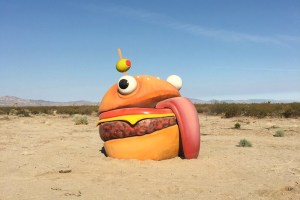 Fortnite traz hambúrguer bizarro do jogo para o mundo real